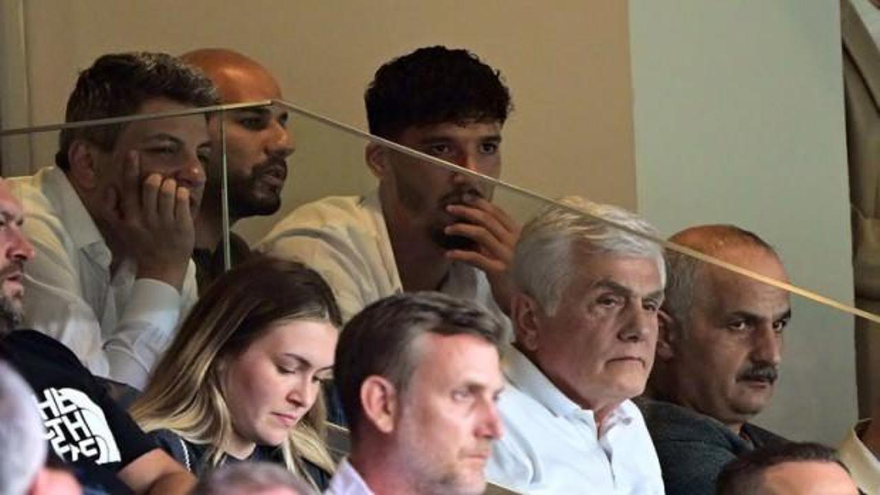 Kadköy'de Altay Bayındır sürprizi