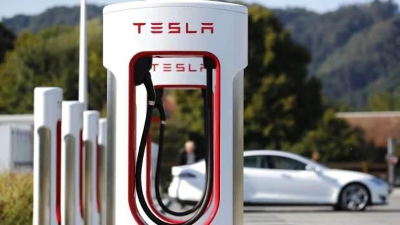 Tesla'dan önemli uyarı: Şarj ederken ıslak havlu kullanmayın