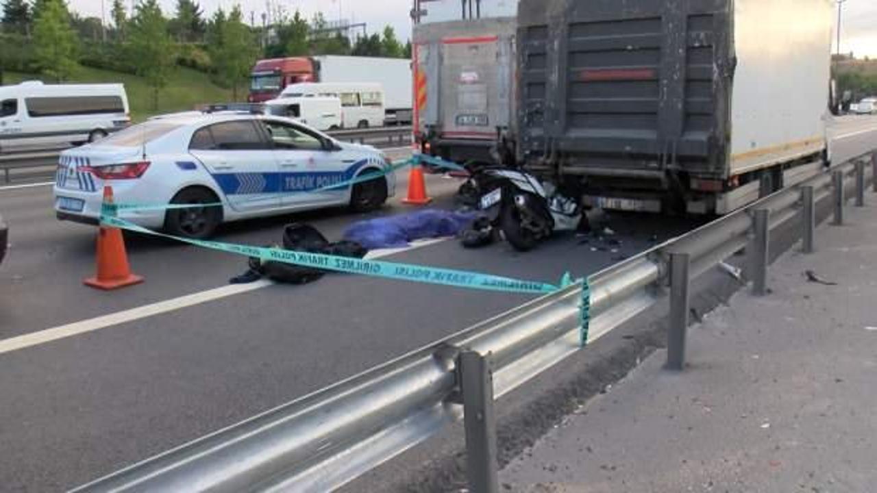 TEM Otoyolunda kamyonete arkadan çarpan motosiklet sürücüsü öldü