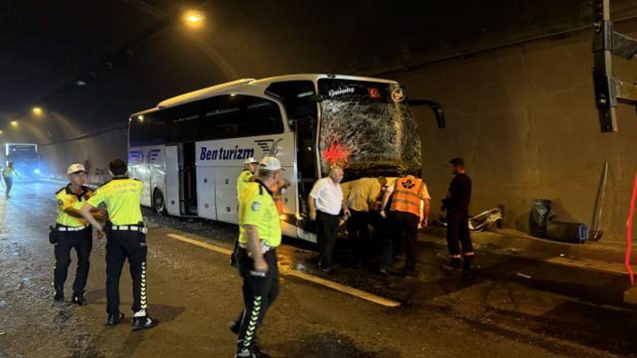 2 yolcu otobüsü, 1 tır, 1 otomobil zincirleme kaza yaptı: Çok sayıda yaralı var!