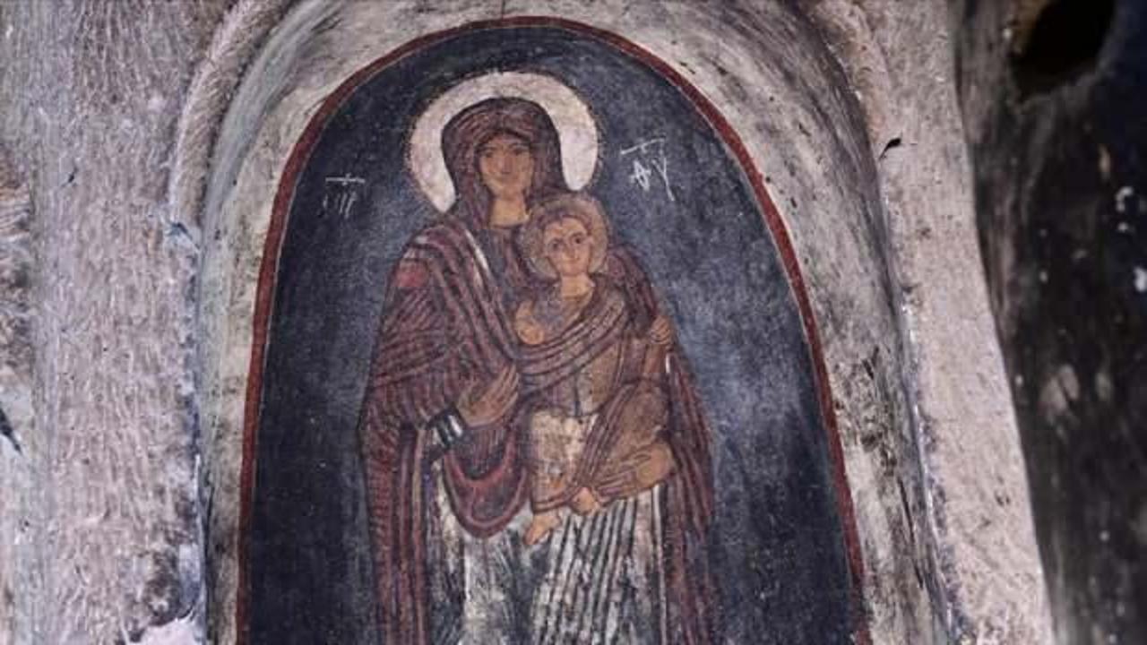 Gümüşler Manastırı, "Gülen Meryem Ana" freskiyle öne çıkıyor