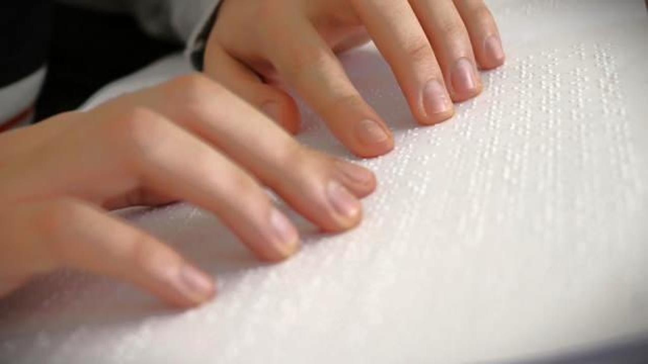 Kur'an-ı Kerim'i parmaklarıyla ezberliyorlar