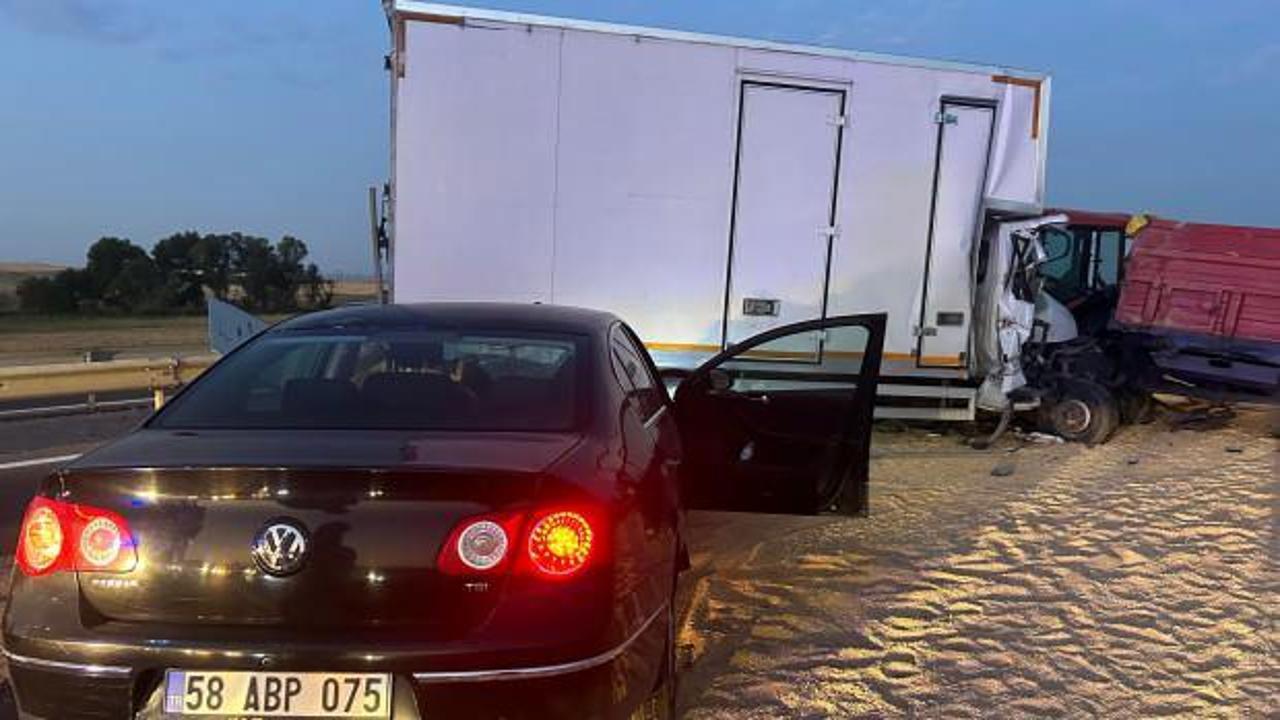 Sivas'ta zincirleme trafik kazası: Yaralılar var!