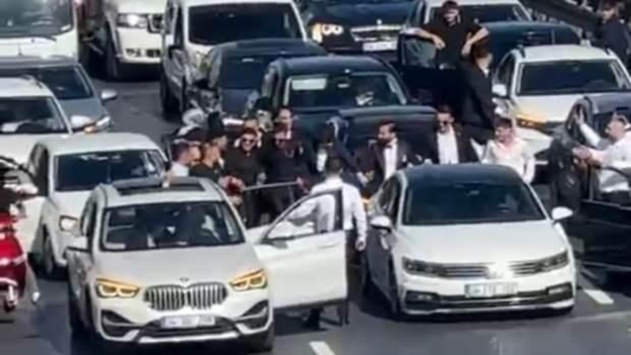Bakırköy D-100’de magandalar karayolunu kapatıp halay çekti