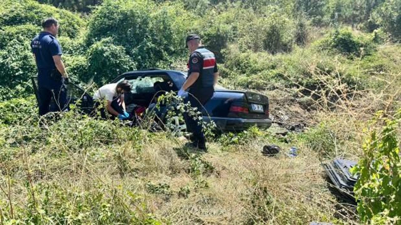 Bolu'da otomobil şarampole devrildi: 1 &ouml;l&uuml; 1 yaralı