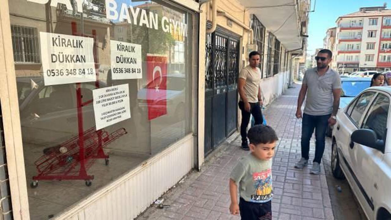 Elazığ'da şaşırtan 'kiralık' ilanı: Gören dönüp bir daha bakıyor