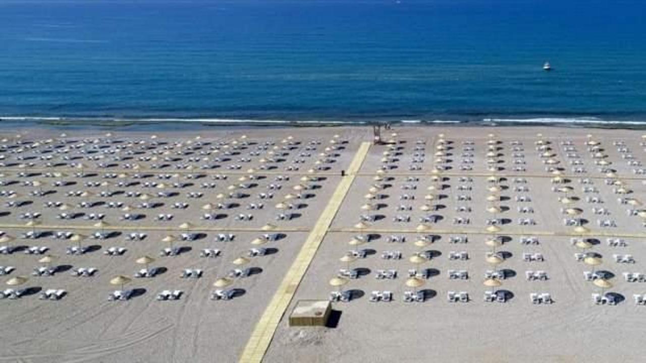 Emekliler halk plajlarında şezlong ve şemsiyeleri &uuml;cretsiz kullanabilecek