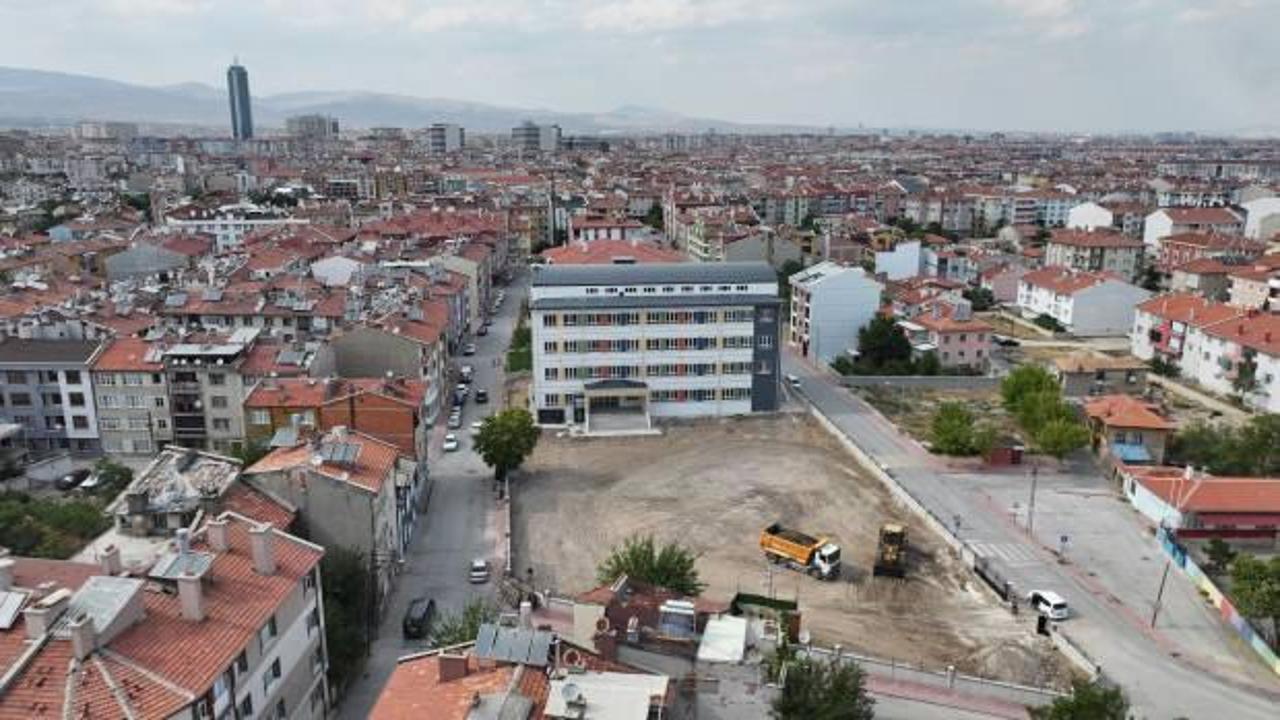Karatay Belediyesi'nden Konya'ya &ouml;nemli eğitim yardımları