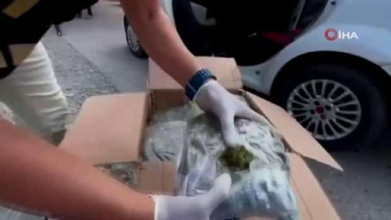 Osmaniye'de durdurulan 2 otomobilde 38 kilo 300 gram uyuşturucu &ccedil;ıktı