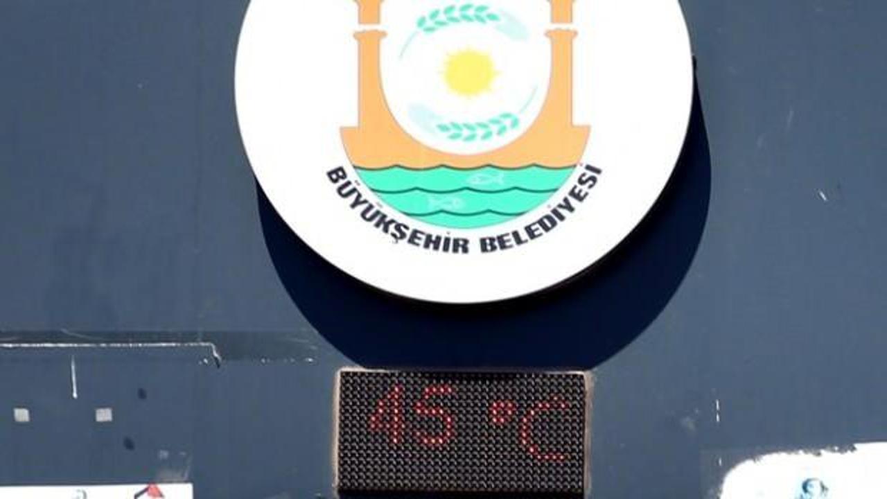 Şehir kavruldu: Termometreler 45 dereceyi g&ouml;rd&uuml;!