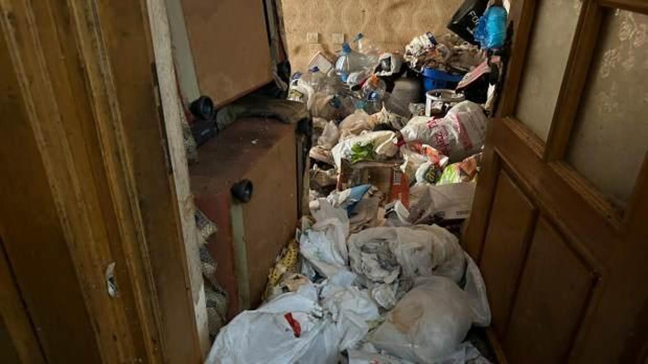 25 yıldır biriktirmişler! 4 gün boyunca 10 kamyon çöp çıktı