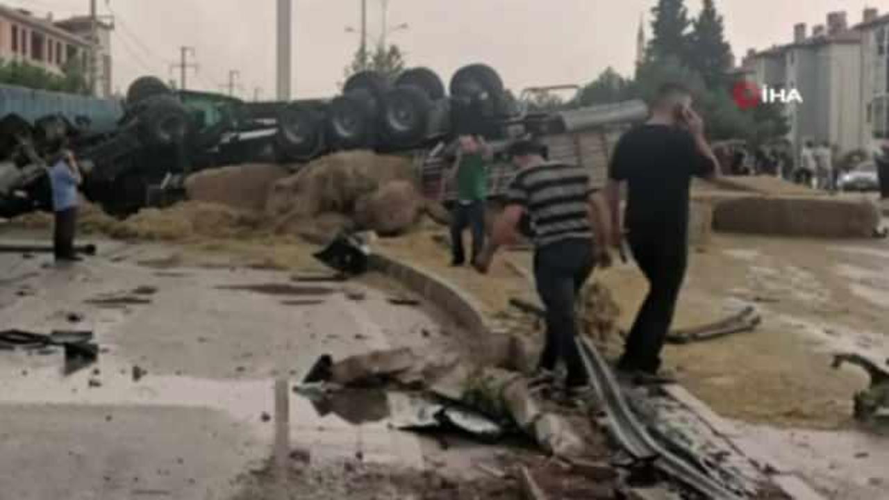 Afyonkarahisar'da 9 ara&ccedil;lık zincirleme kaza: &Ouml;l&uuml;ler ve yaralılar var!