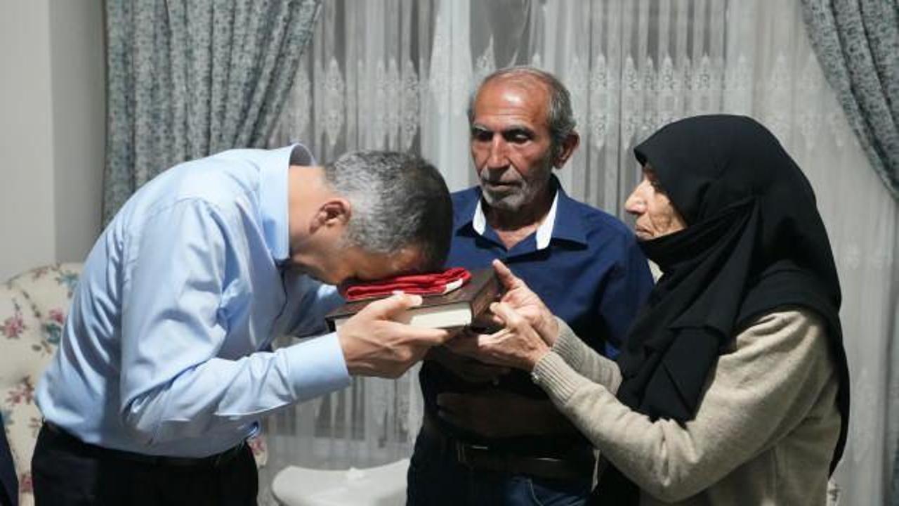 Bakan Yerlikaya'dan Beşiktaş'ta şehit olan Soner İdil'in ailesine ziyaret