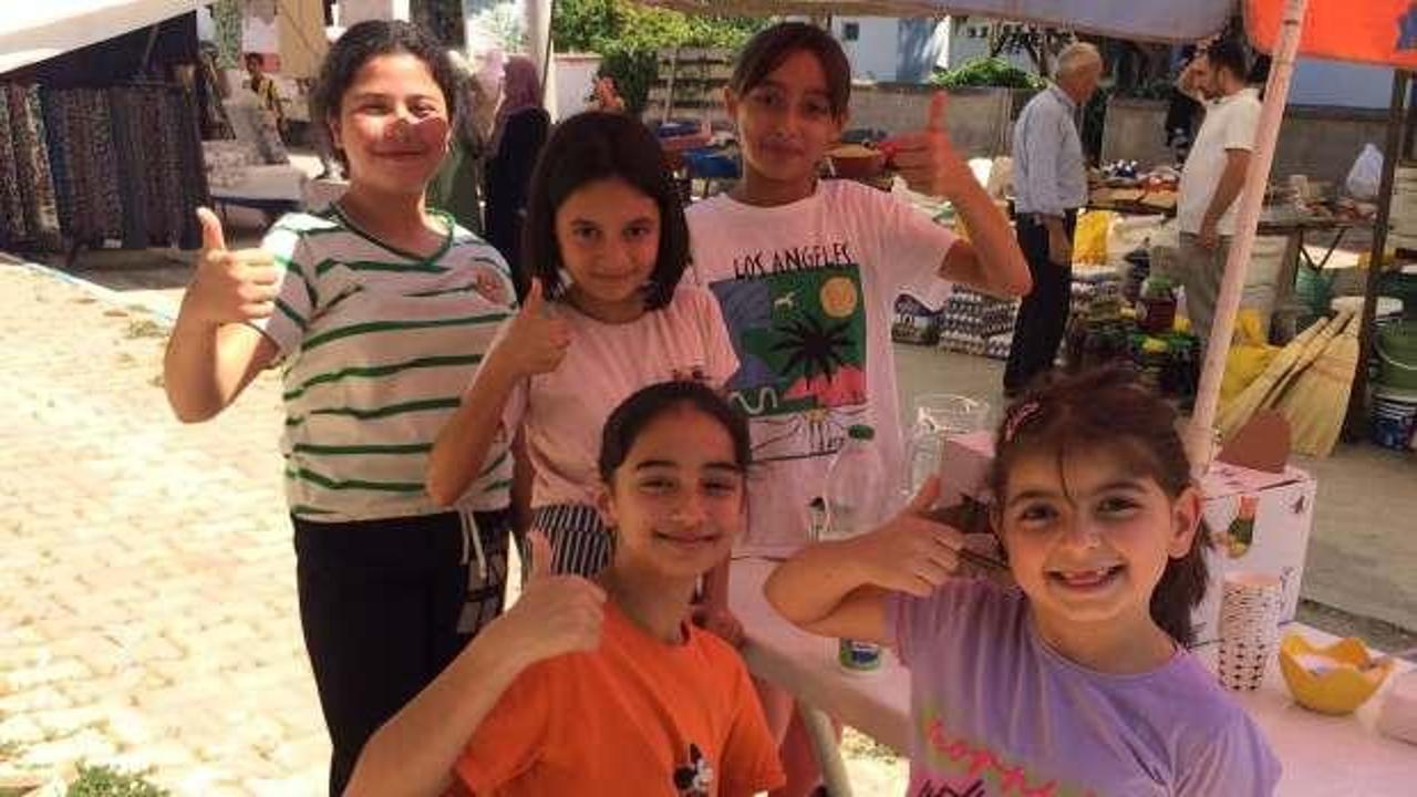 &Ccedil;orumlu &ccedil;ocuklar limonata satarak kazandıkları parayı Filistin i&ccedil;in bağışladı