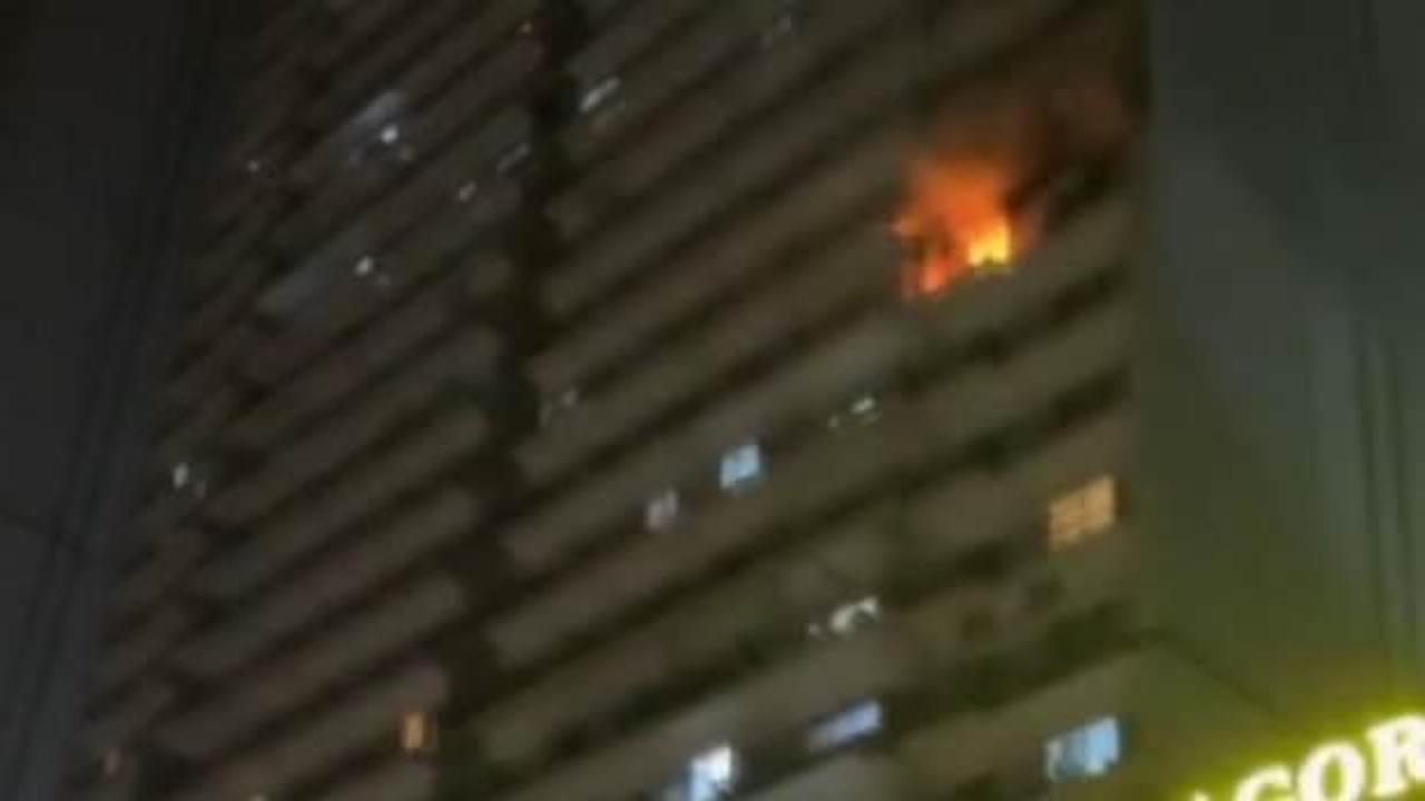 Esenyurt'ta 38 katlı binada yangın