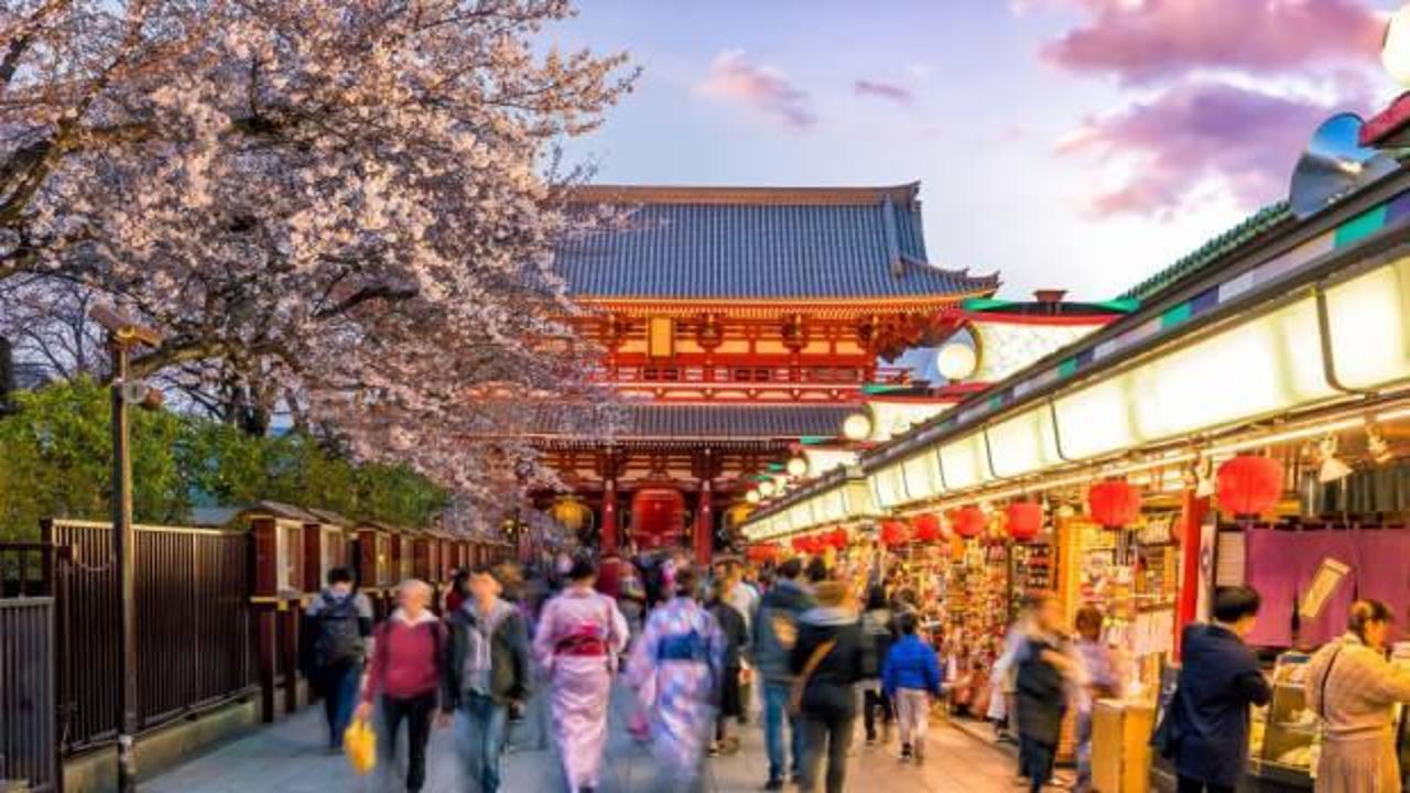 Japonya'da turist rekoru: Akın akın geliyorlar