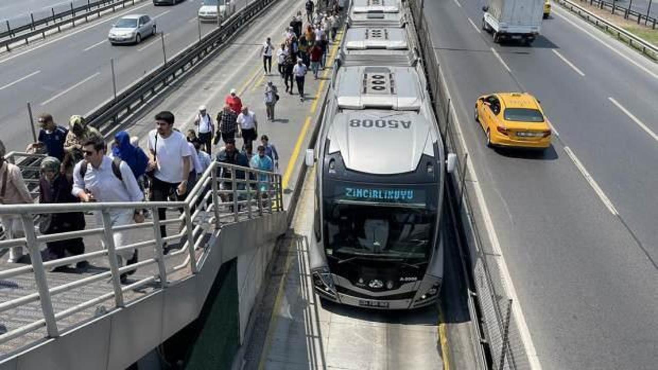 Metrob&uuml;s hattında bazı duraklar hizmet veremeyecek