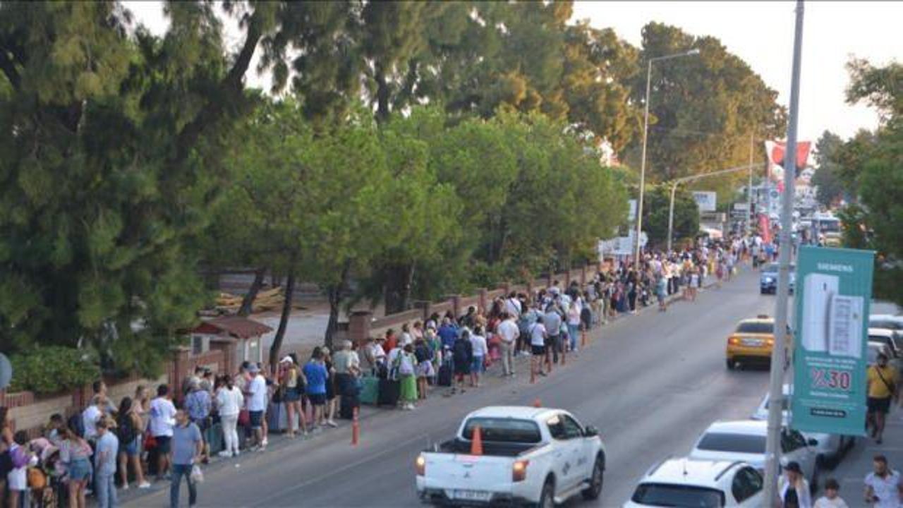 3 günlük tatil başladı: Midilli Adası'na geçişlerde yoğunluk