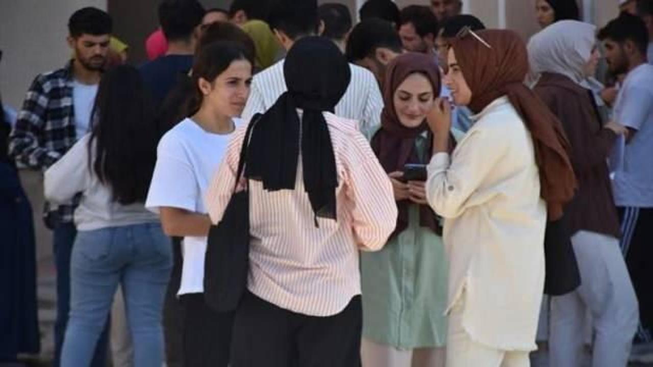 KPSS ön lisans sınavından çıkan adaylar tepkili: Neden şeker vermediniz?