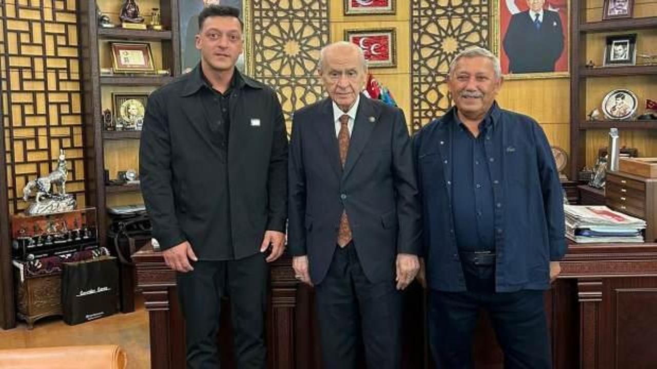 Mesut Özil, MHP Lideri Bahçeli'yi ziyaret etti