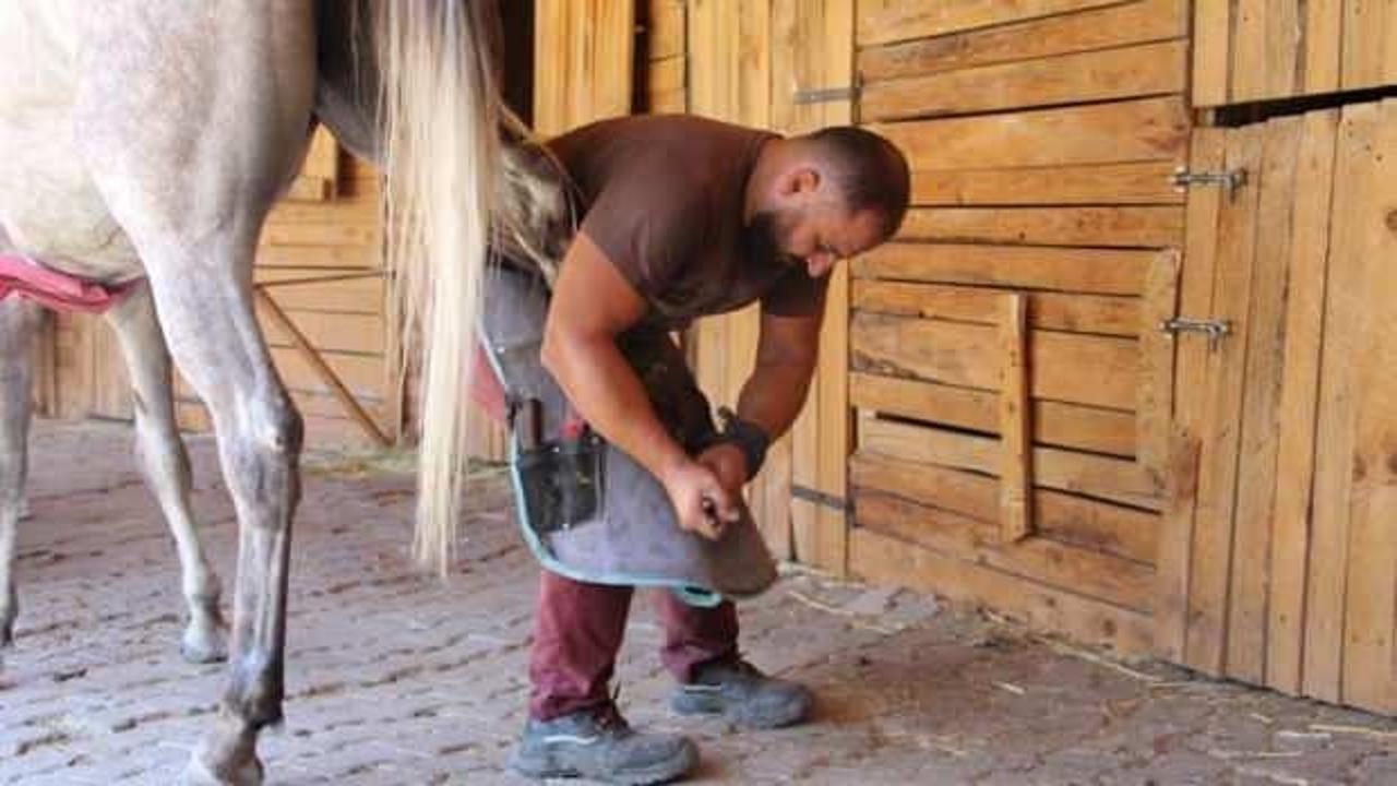 Bu meslek unutulmaya yüz tuttu: Boş zamanlarında yapıyor, 50-60 bin lira kazanıyor