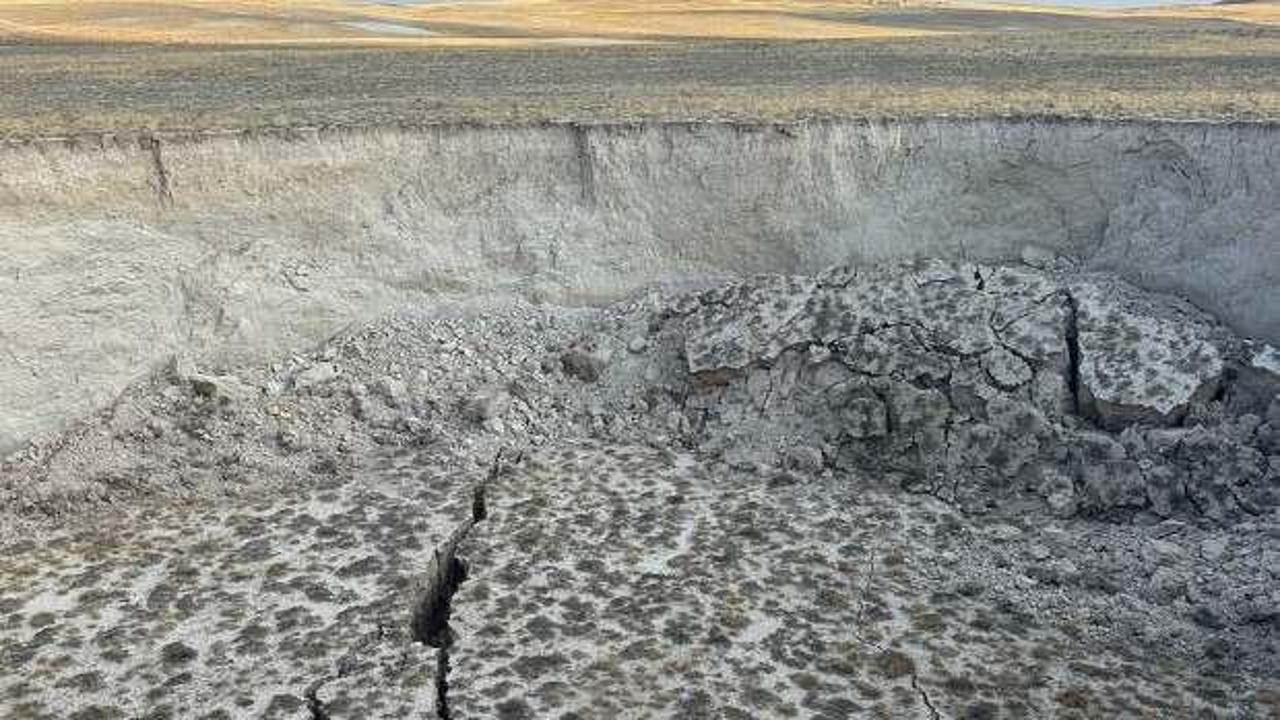 Konya'da oluşan 100 metrelik obrukta incelemeler devam ediyor 