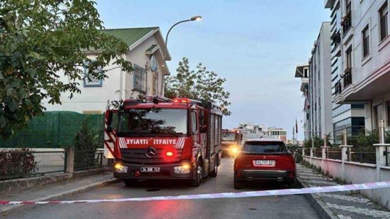 Maltepe&rsquo;de kimyasal madde paniği: Sokak trafiğe kapatıldı
