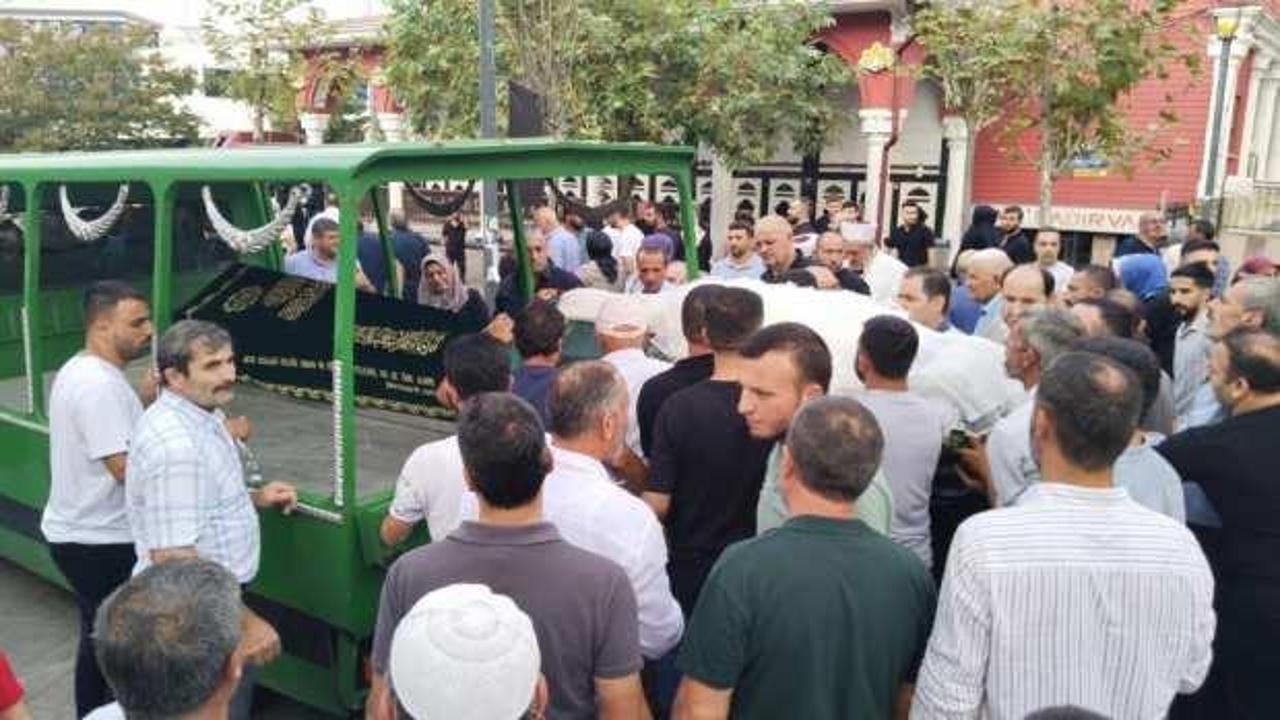 1 TL indirim i&ccedil;in &ouml;ld&uuml;r&uuml;len baba ve kız son yolculuğuna uğurlandı