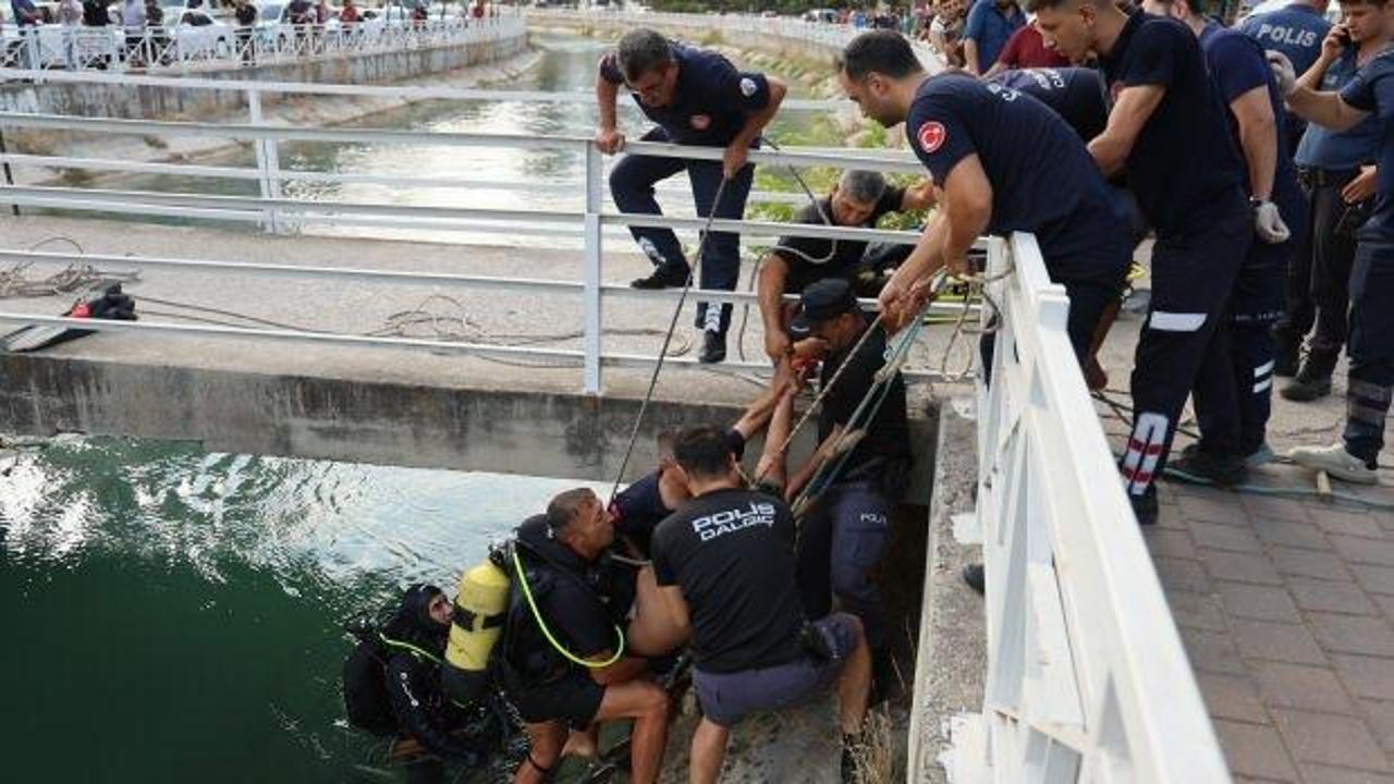 Adana'da sulama kanalında boğulan gencin çıkartılmasını böyle izlediler