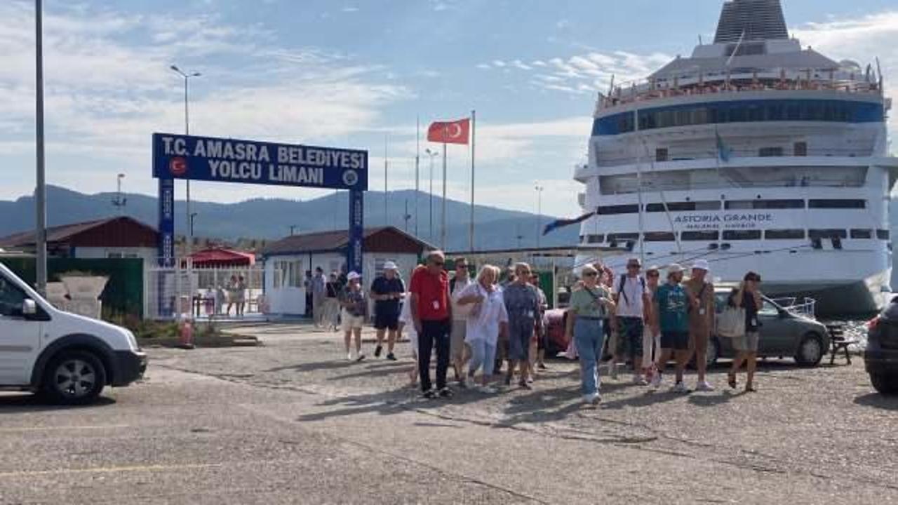 "Astoria Grande" kruvaziyeri Amasra'ya 1031 yolcu getirdi