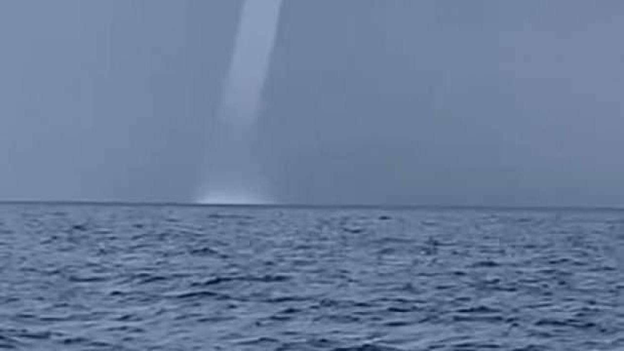 G&ouml;r&uuml;nt&uuml;ler Bursa'dan: Hortum oluştu!