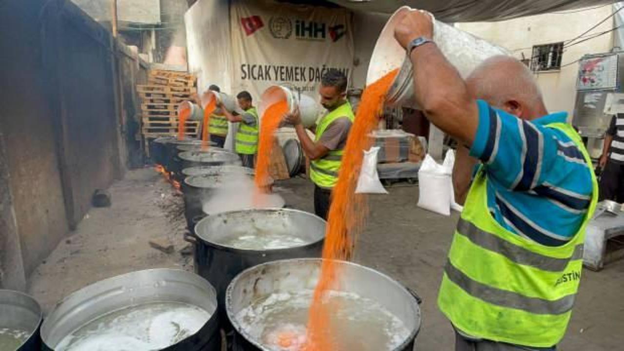 İHH y&uuml;z binlerce Gazzeliye insani yardım ulaştırdı