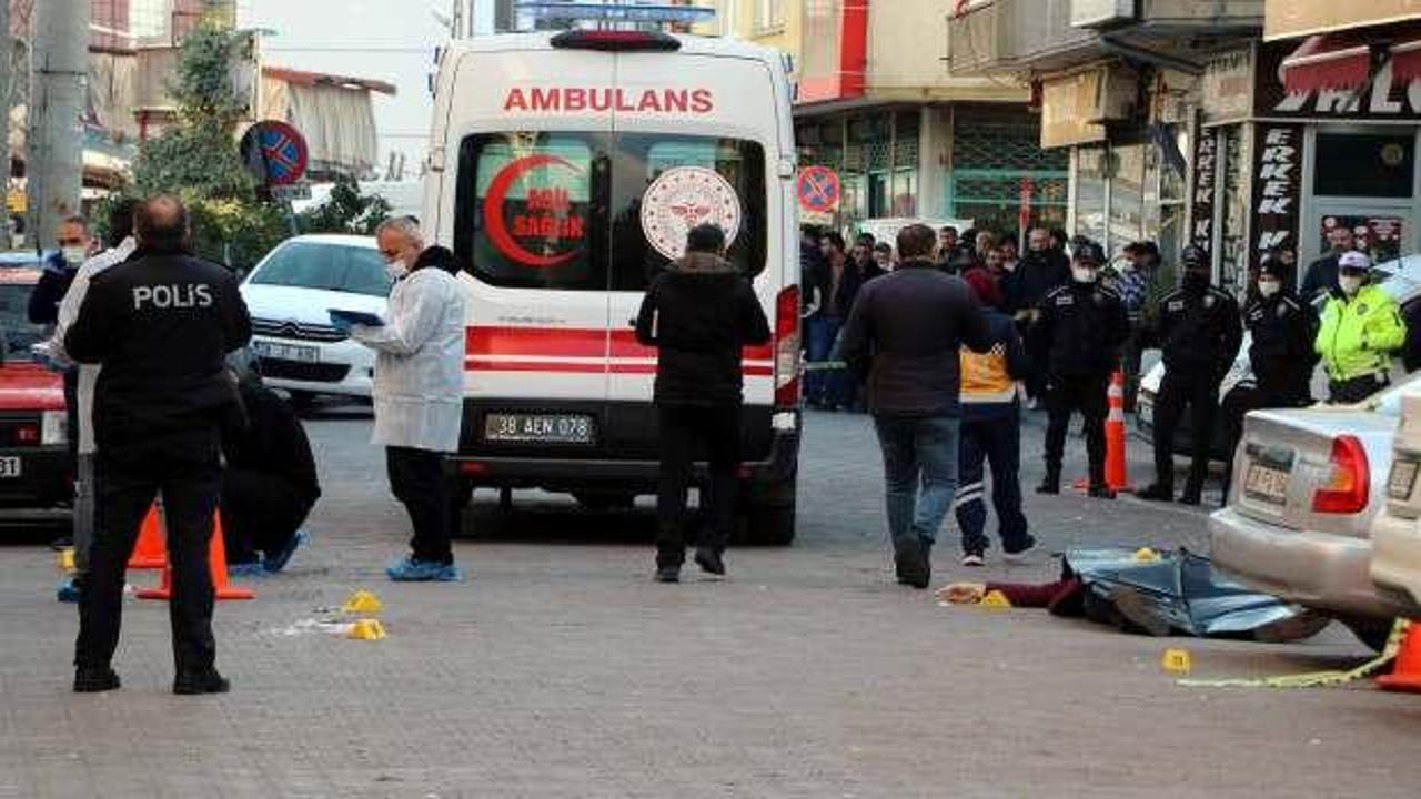 3 kişiyi sokak ortasında katletti, 981 g&uuml;nd&uuml;r firarda!