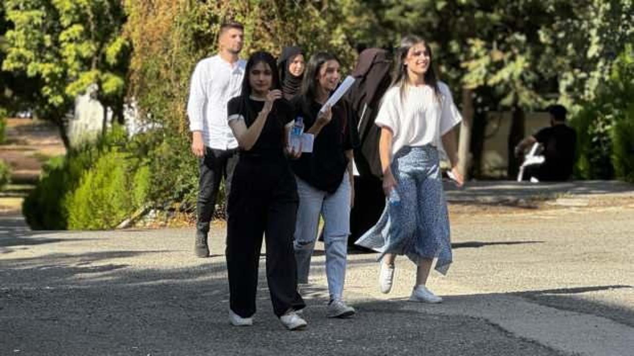 KPSS orta&ouml;ğretim oturumu başladı