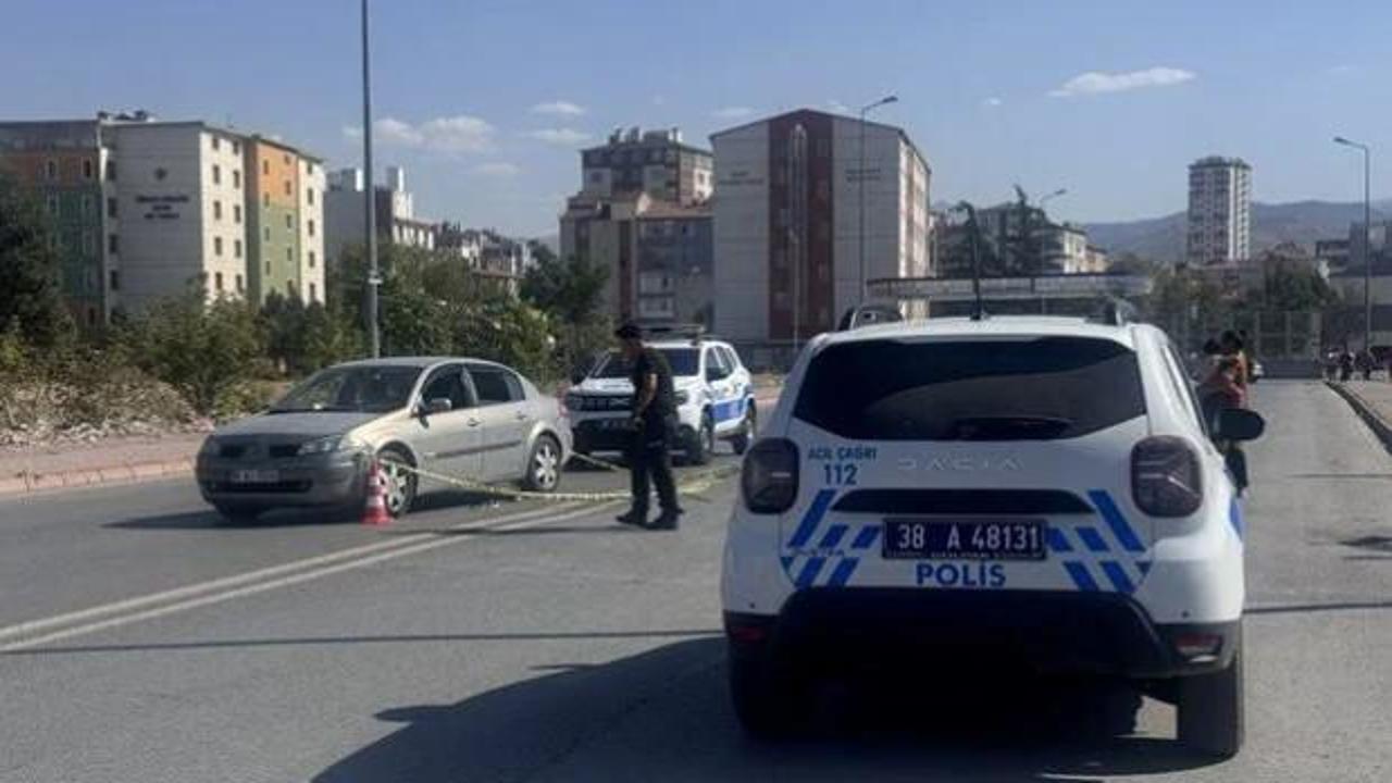 K&uuml;&ccedil;&uuml;k kızının yanında eski eşi tarafından vuruldu