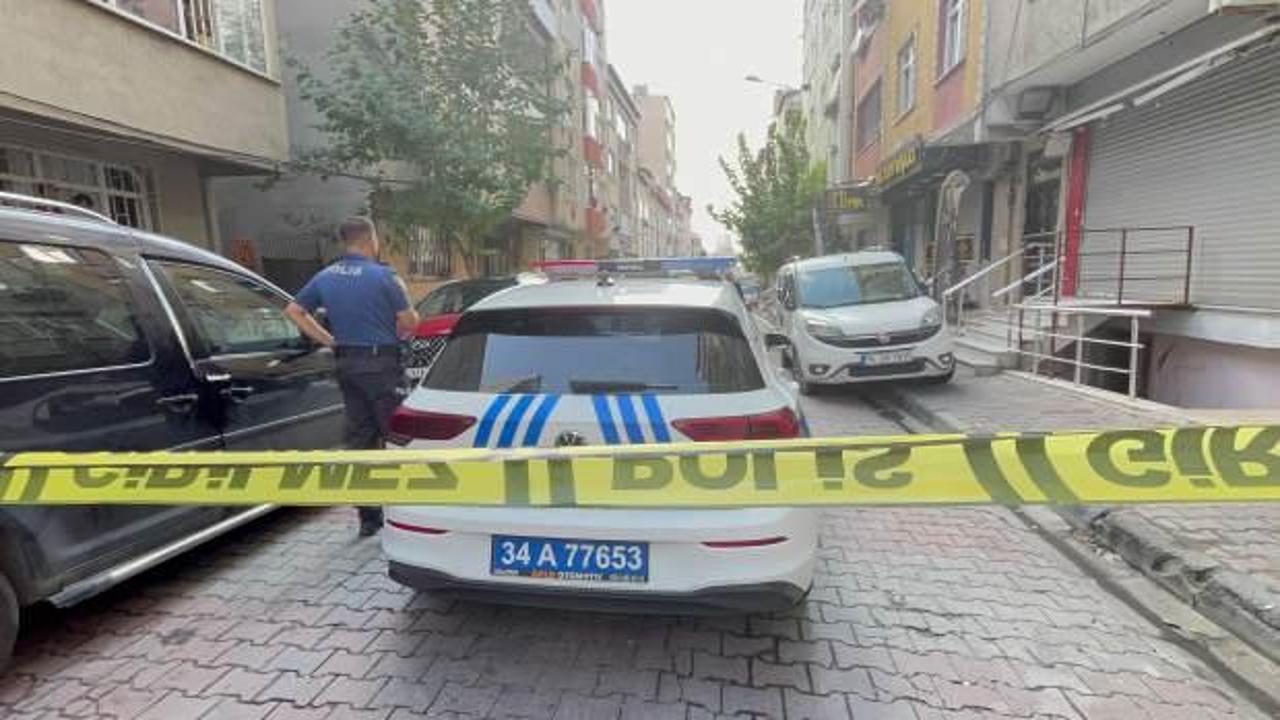 K&uuml;&ccedil;&uuml;k&ccedil;ekmece'de aile kavgası: Anne &ouml;ld&uuml;, baba ağır yaralı