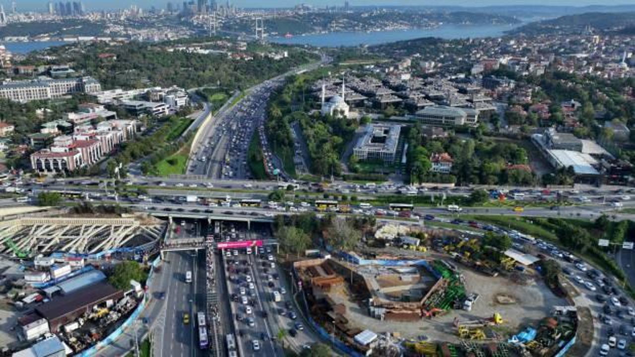 Okullar açıldı, İstanbul'da trafik yoğunluğu oluştu