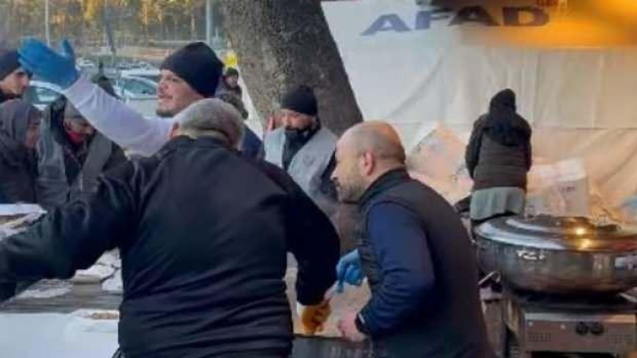 Sopayla katledilen gencin depremzedelere yemek pişirdiği anlar ortaya çıktı