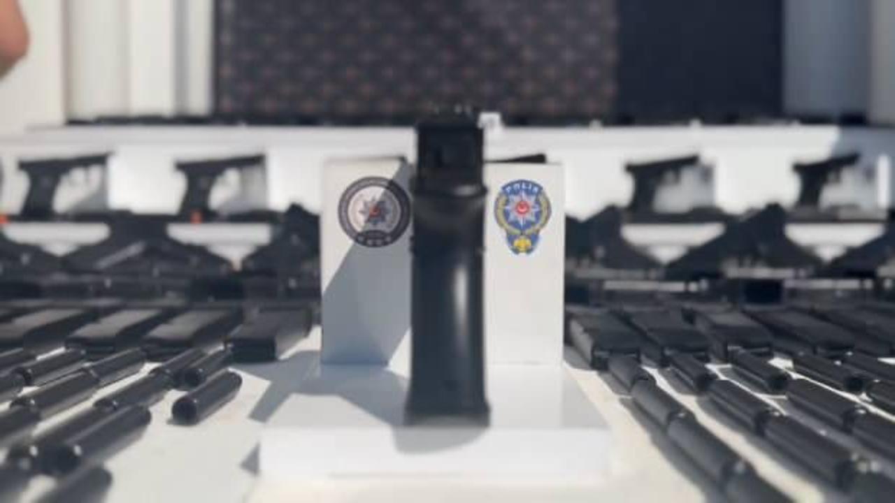 TEM'de durdurulan 3 ara&ccedil;tan 101 ruhsatsız tabanca &ccedil;ıktı