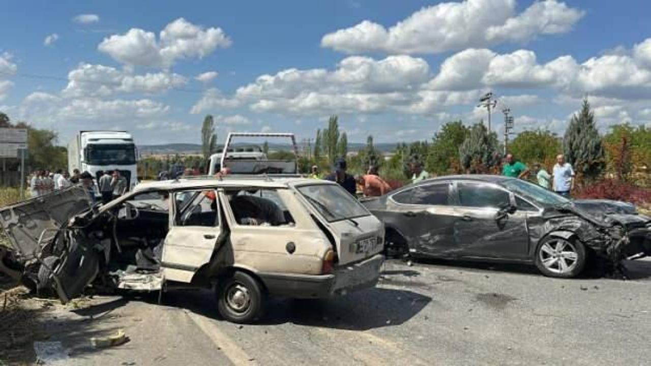 Uşak’ta feci kaza: 1 ölü, 4 yaralı