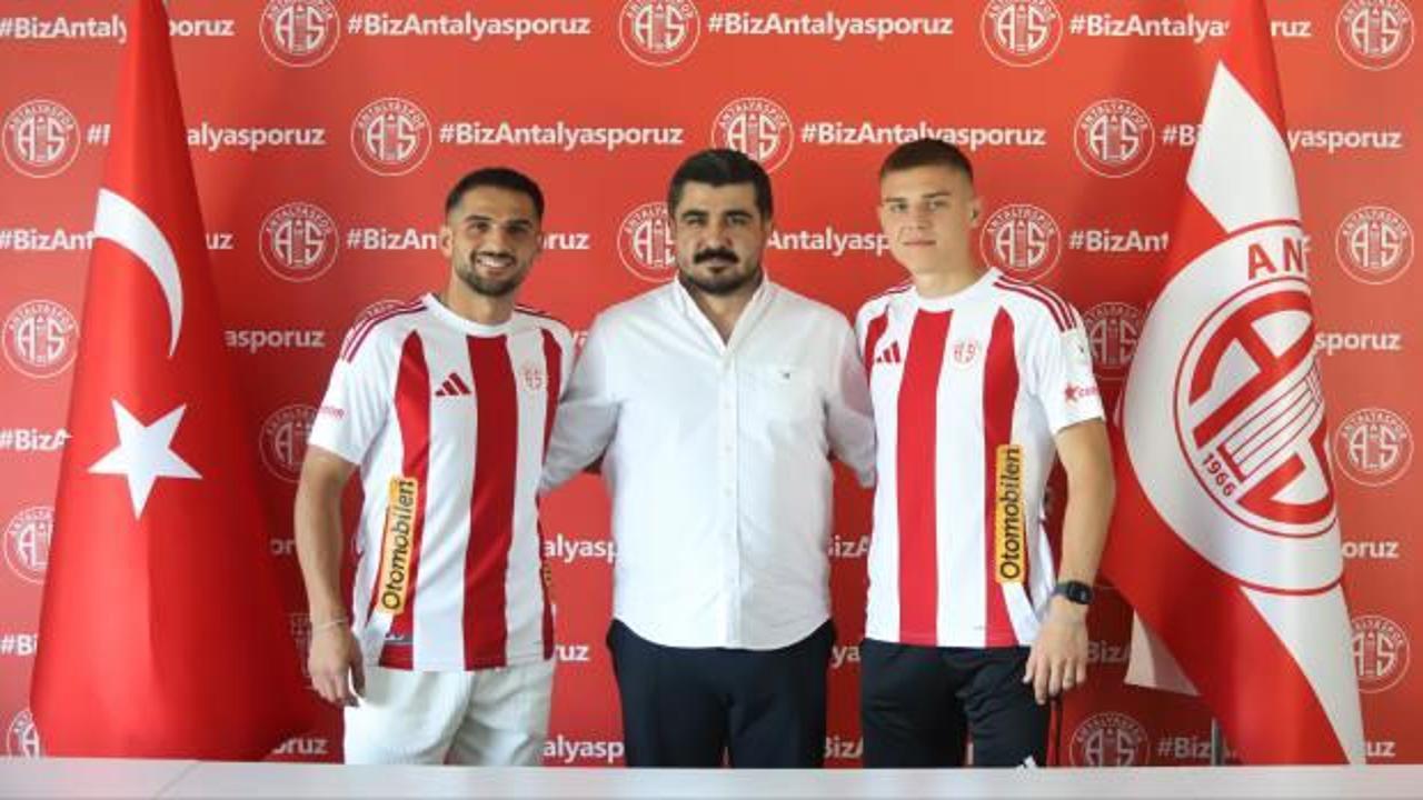 Antalyaspor 2 transferi için imza töreni düzenledi