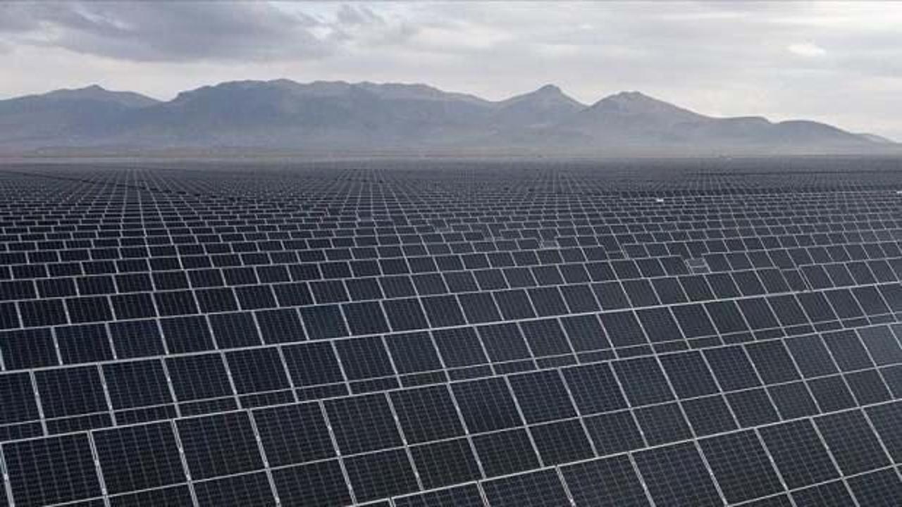 D&uuml;nyada bu yıl g&uuml;neş enerjisi kurulumlarında rekor b&uuml;y&uuml;me bekleniyor