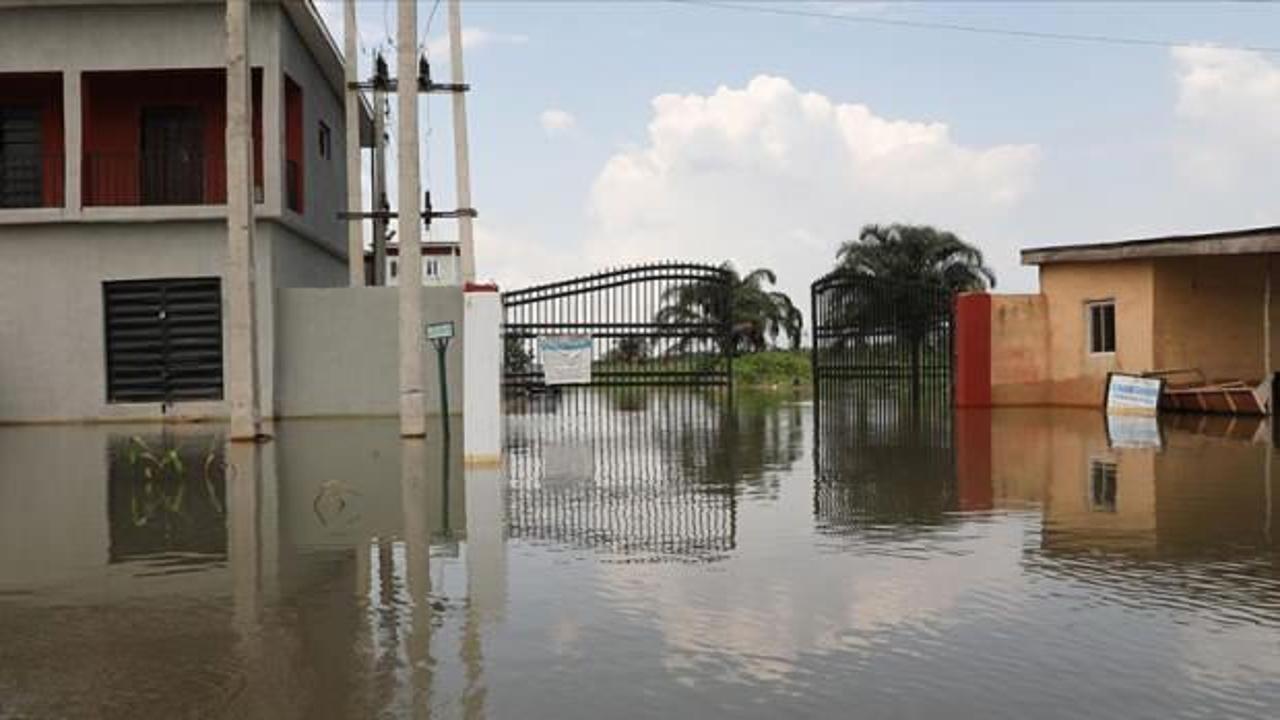 Nijer'de eğitime sel engeli... &Ouml;ğretim d&ouml;nemi 1 ay ge&ccedil; başlayacak