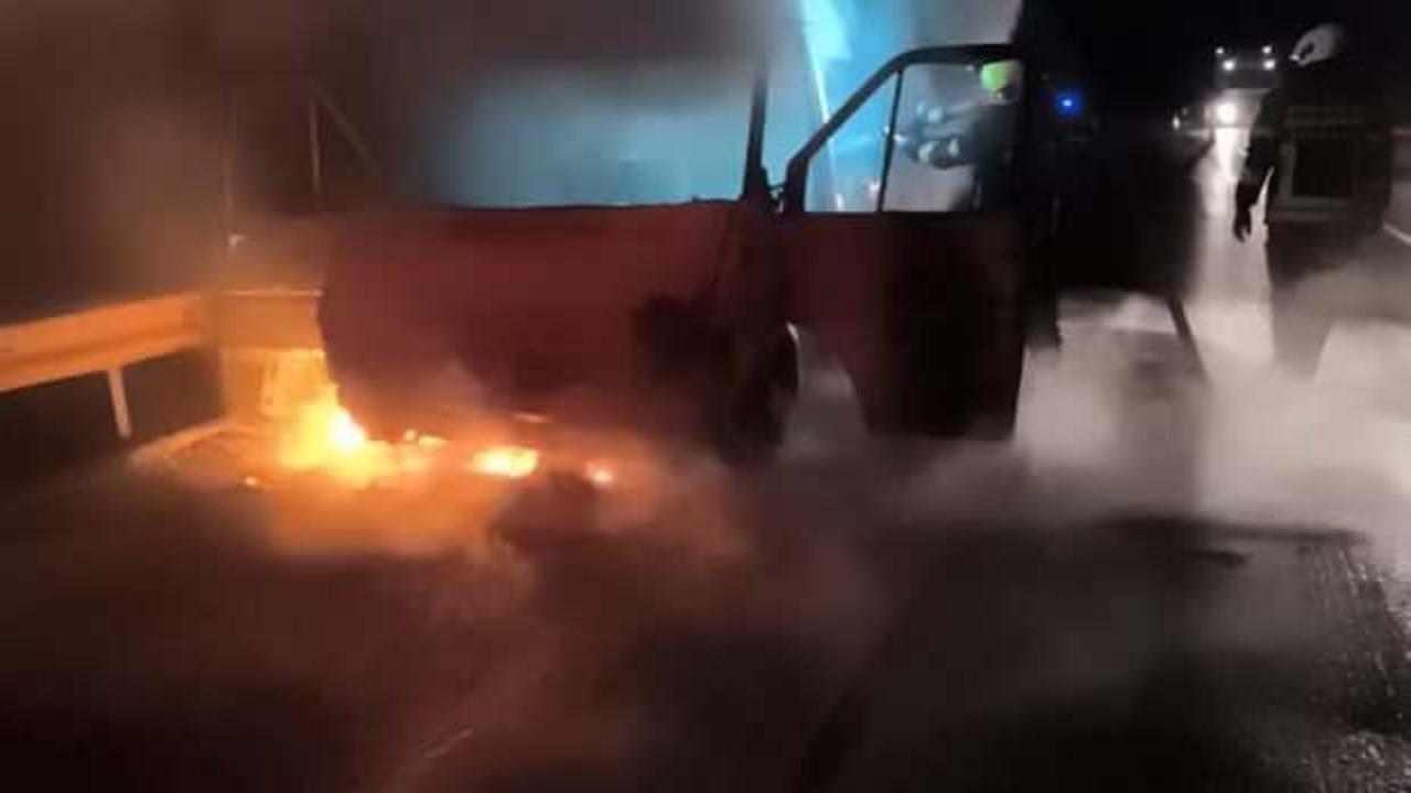 Seyir halindeki servis alev topuna döndü!