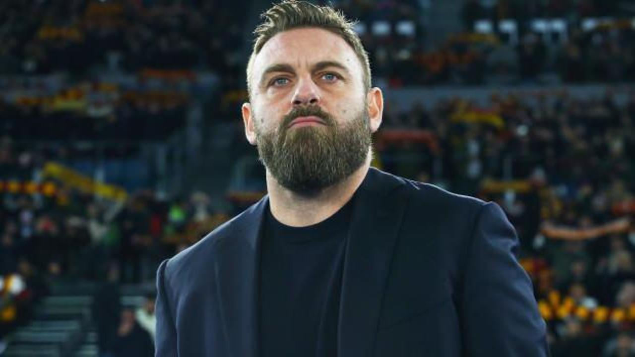 Roma'da Daniele De Rossi ile yollarını ayırdı