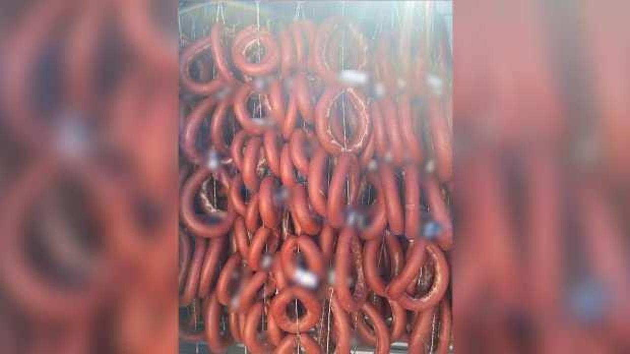 Sağlık koşullarına uygun olmayan 2 bin 400 kilogram sucuk imha edildi