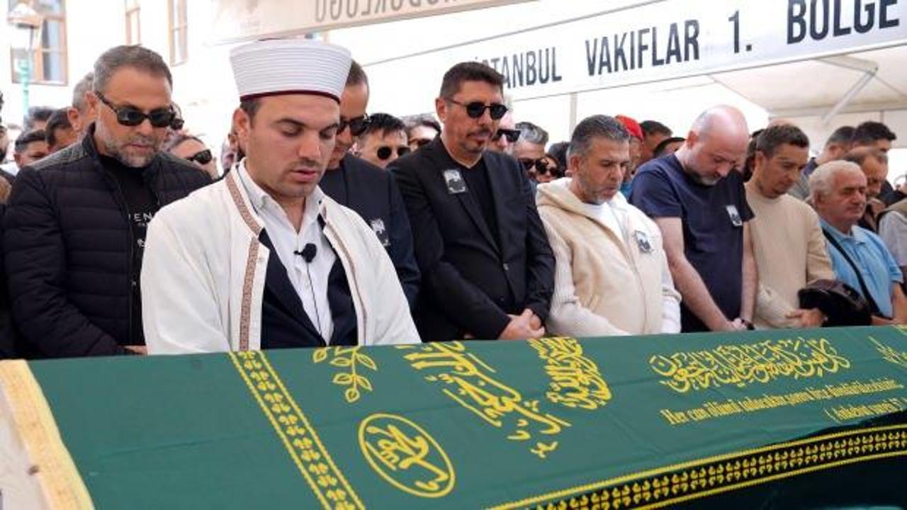 Şarkıcı Metin Arolat için İstanbul'da cenaze namazı kılındı