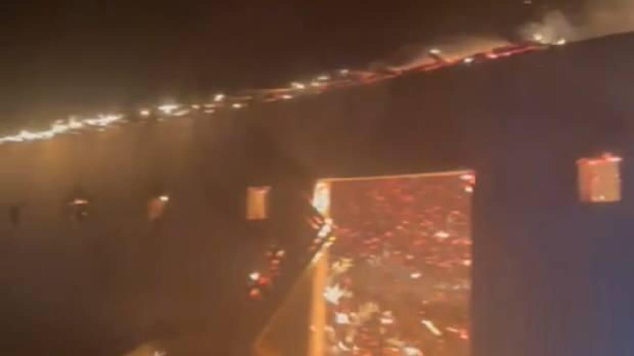 Y&uuml;rekleri ağza getiren samanlık yangını kontrol altında