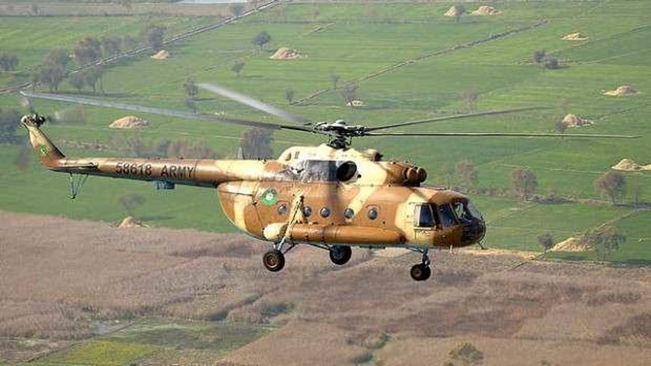 Pakistan'da Mi-8 helikopteri düştü