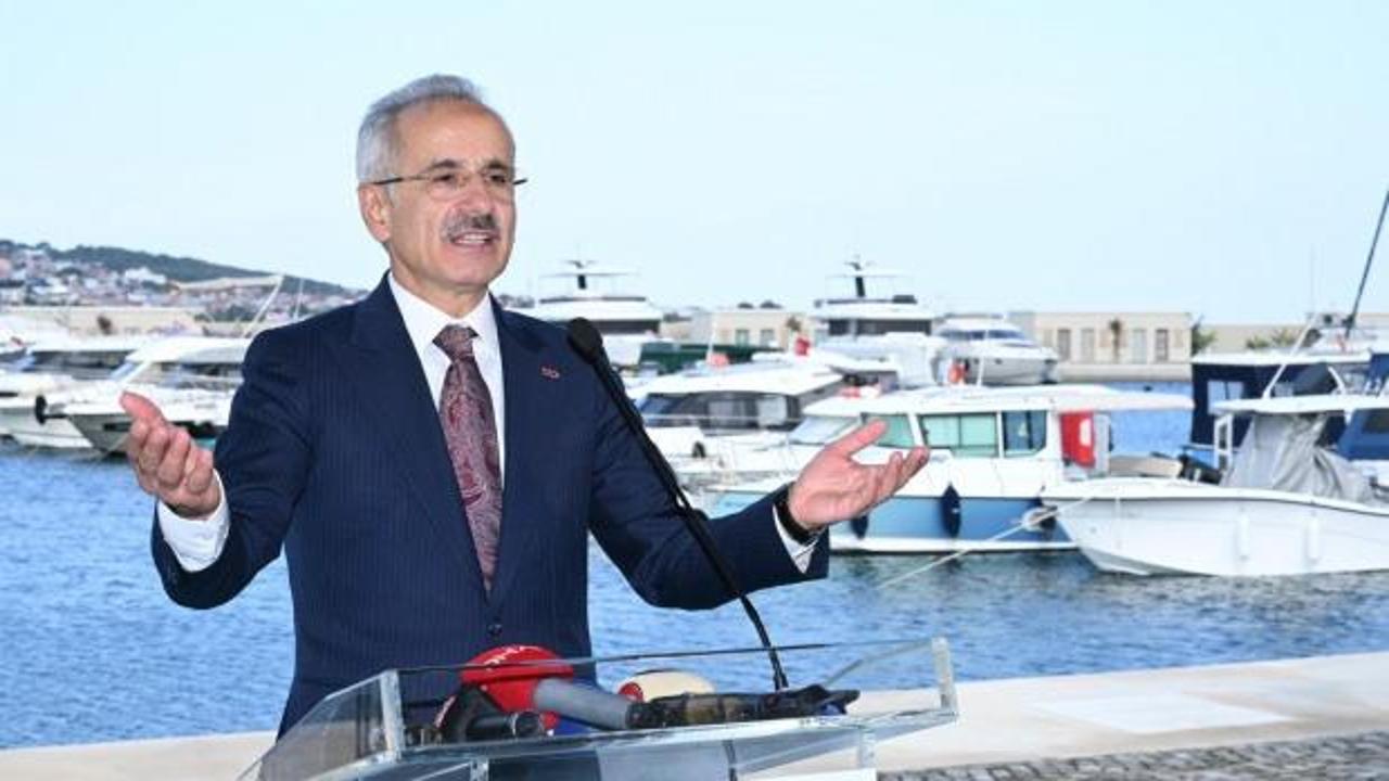 Bakan Uraloğlu: Kuşadası Limanı'ndan 8 ayda 330 kruvaziyer gemi geçti